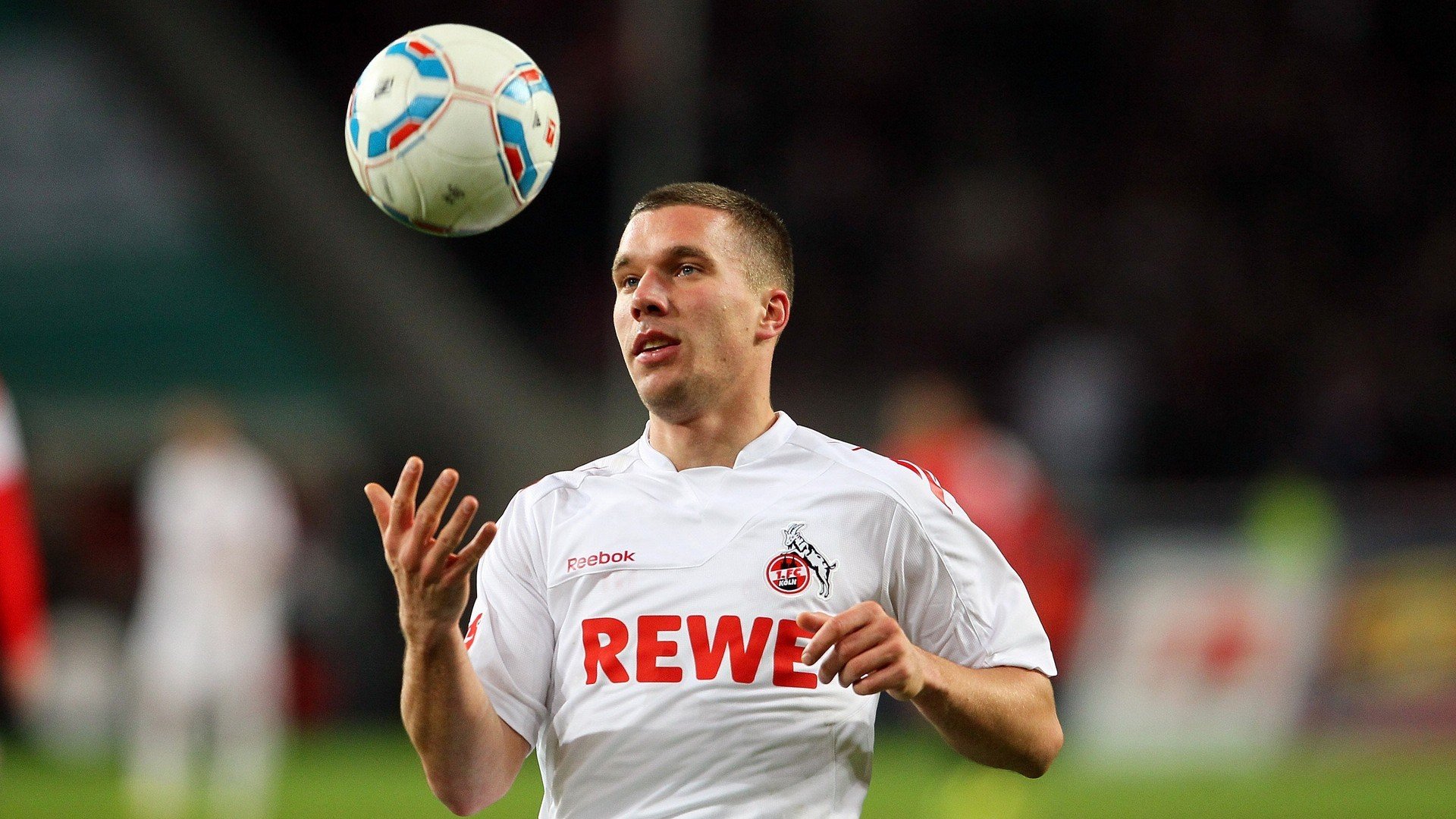 开云平台-多特蒙德制霸德国，巴斯托尼如何成为黄黑军团的关键先生？